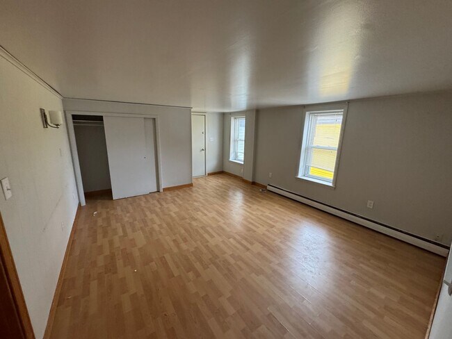 Building Photo - 10 Portland St