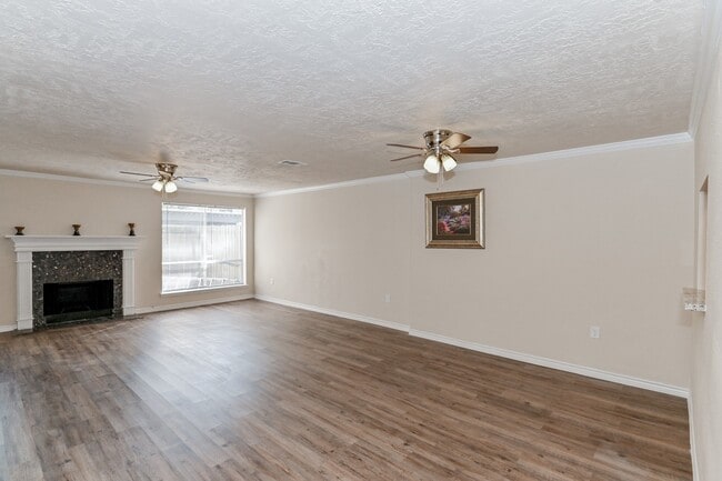 Building Photo - 3 BEDROOM HOUSE FOR LEASE