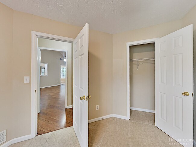 Building Photo - 3180 Willow Park Dr NE