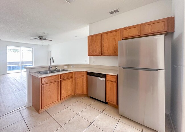 Building Photo - 402 Sunset View Dr