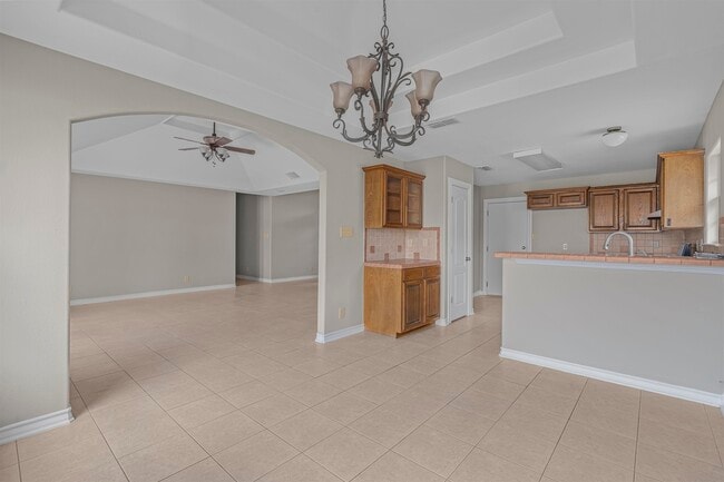 Building Photo - 3814 Sandcliff Dr