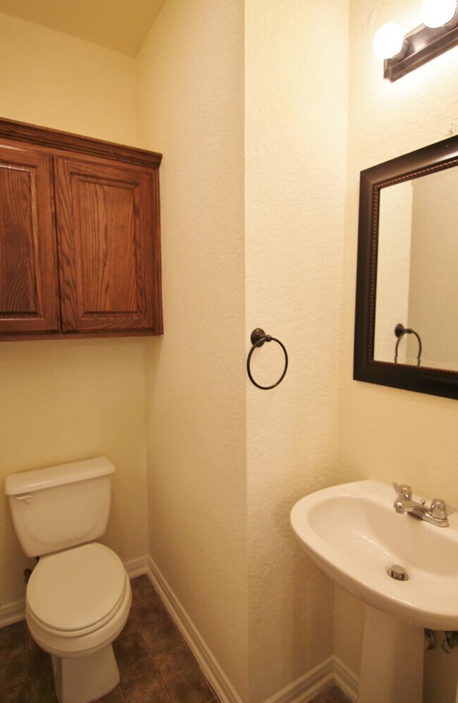 Building Photo - Large Deck off Living Room / Fridge Included /Located Between Gruene & Downtown New Braunfels /CISD