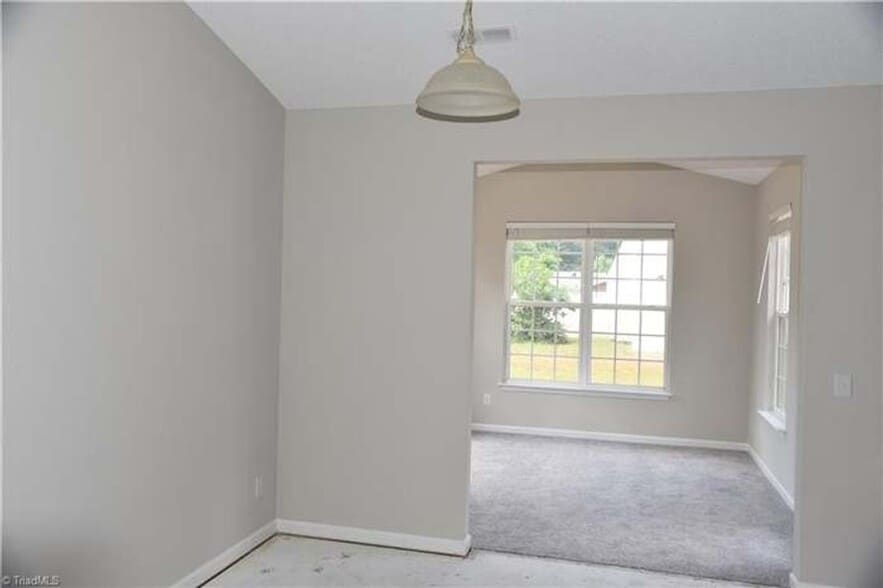 Building Photo - 3818 Maribeau Woods Dr