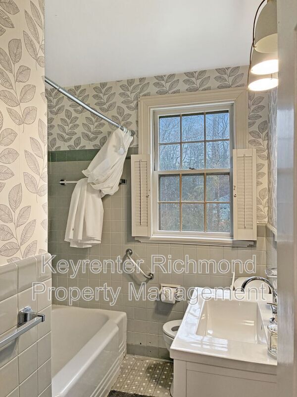 Building Photo - 4233 Pawnee Rd