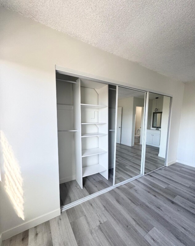 Building Photo - 1551 S Sherbourne Dr