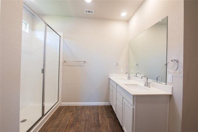 Building Photo - 106 Deep Eddy Cv