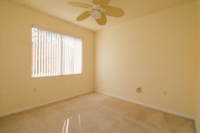 Building Photo - ***FALLING WATERS***ANNUAL UNFURNISHED REN...