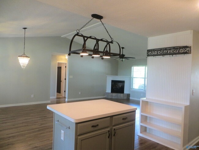 Building Photo - 105 Royalty Ct