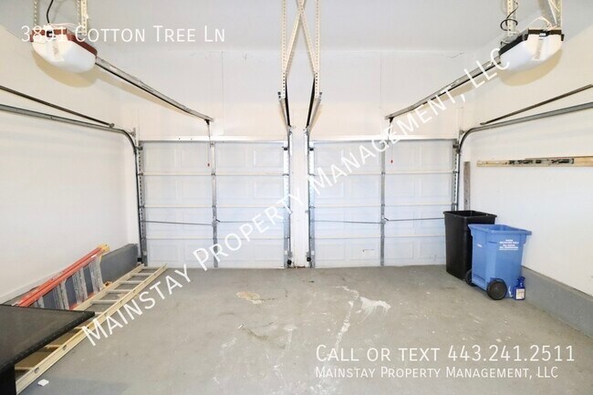 Building Photo - Beautiful 5 Bedroom SFH in Family Friendly...