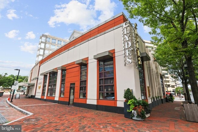 Building Photo - 4817 Chevy Chase Blvd