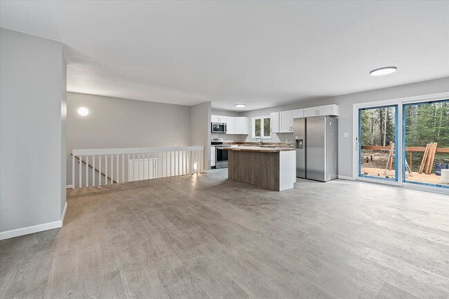 Building Photo - Single Family Home For Rent