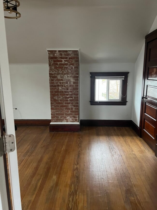 Building Photo - 1895 W 54th St