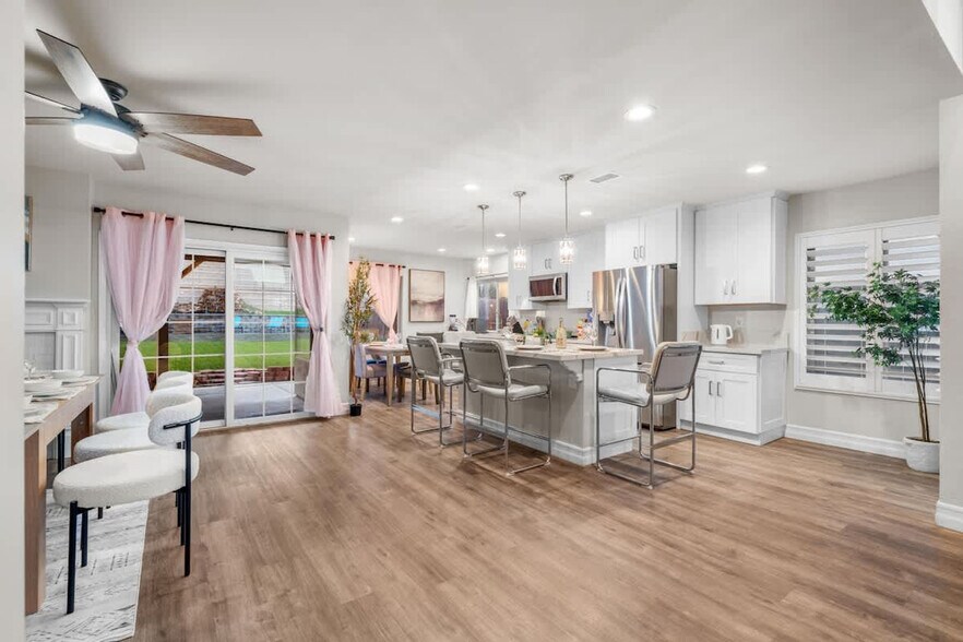 Building Photo - 13075 Old West Ave