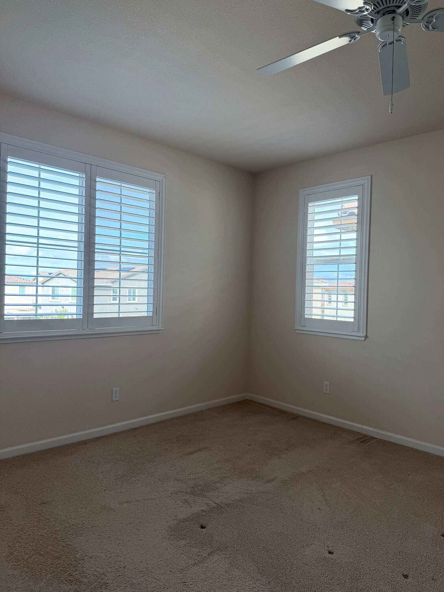 Master Bedroom - 319 E Liverno Ave