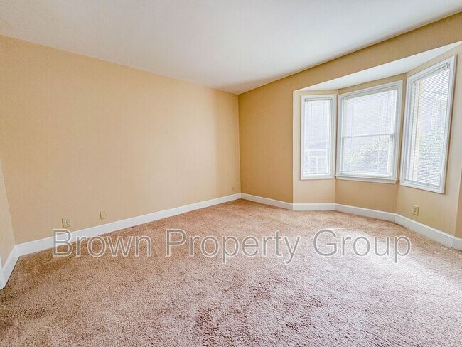 Building Photo - 741 Victorian Pl