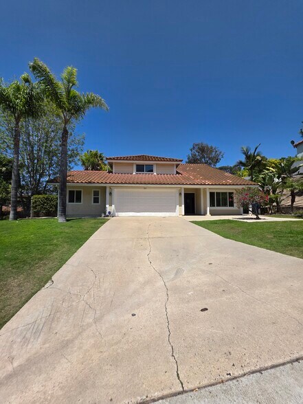 Primary Photo - 461 Ridgeview Ct