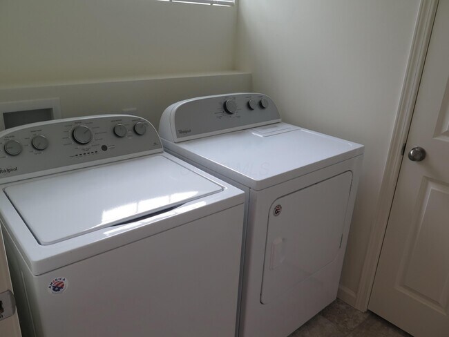 Building Photo - 541 Wintergreen Wy