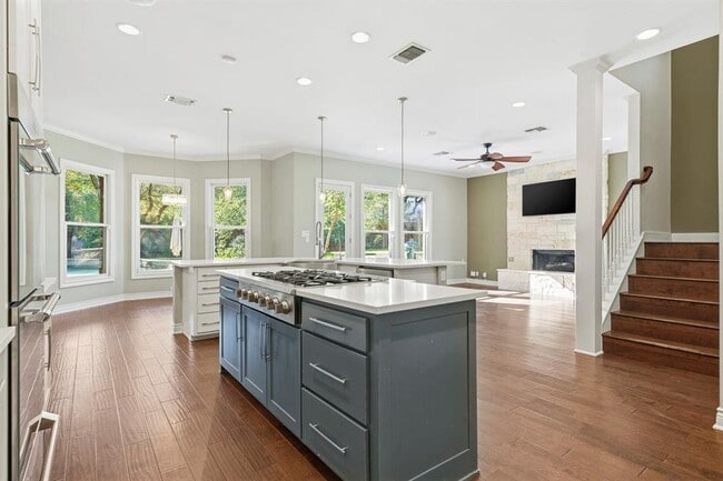 Building Photo - 1213 Grosvener Ct