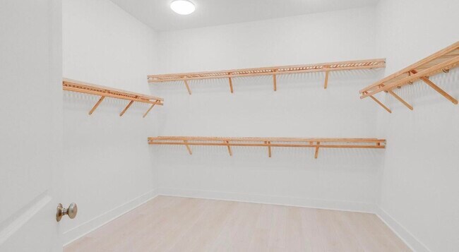 Building Photo - 13174 Artisan Cir