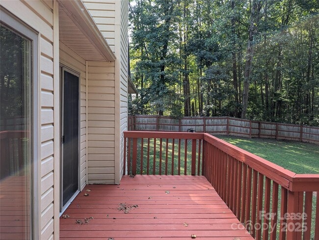 Building Photo - 110 Wood Thrush Ln