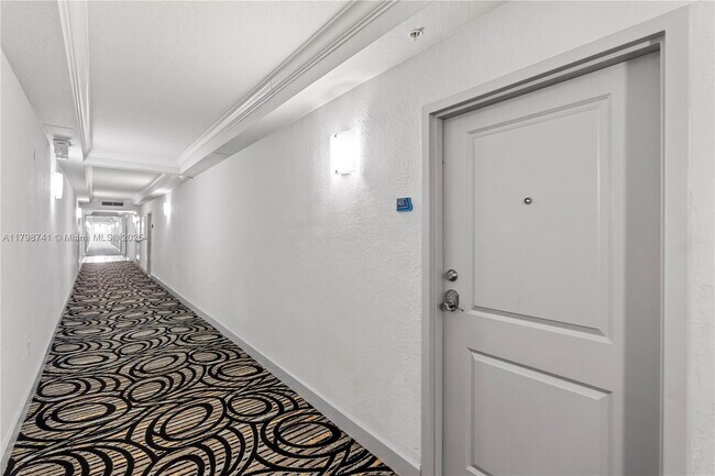 Building Photo - 401 69th St