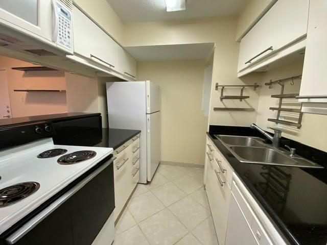 Building Photo - 6410 Del Monte Dr