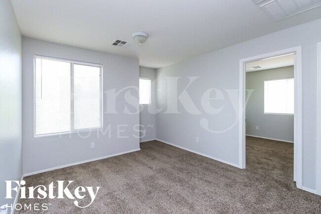 Building Photo - 2913 W Gold Dust Ave