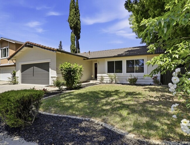 Building Photo - Beautifully Remodeled Property