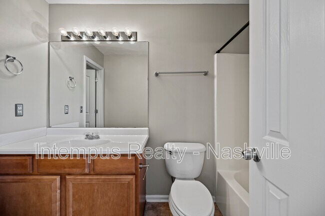 Building Photo - 415 Shoshone Pl