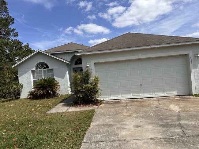 Building Photo - 2529 SW 156th Pl