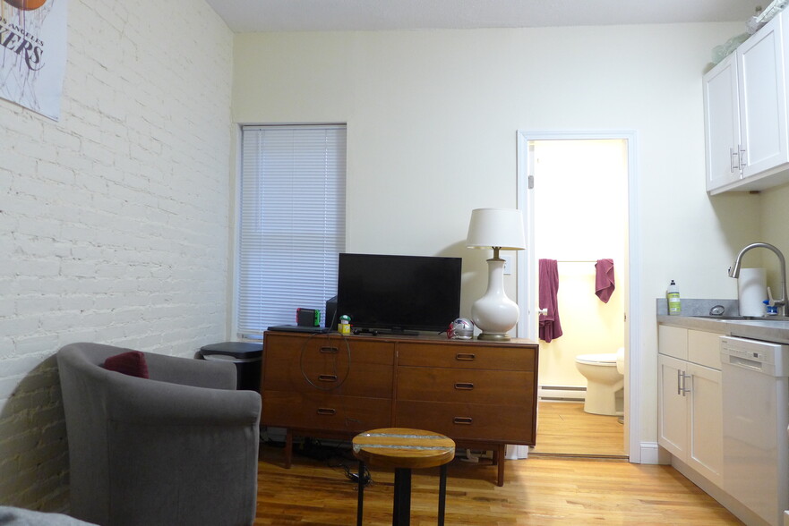 Primary Photo - 850 Huntington Ave