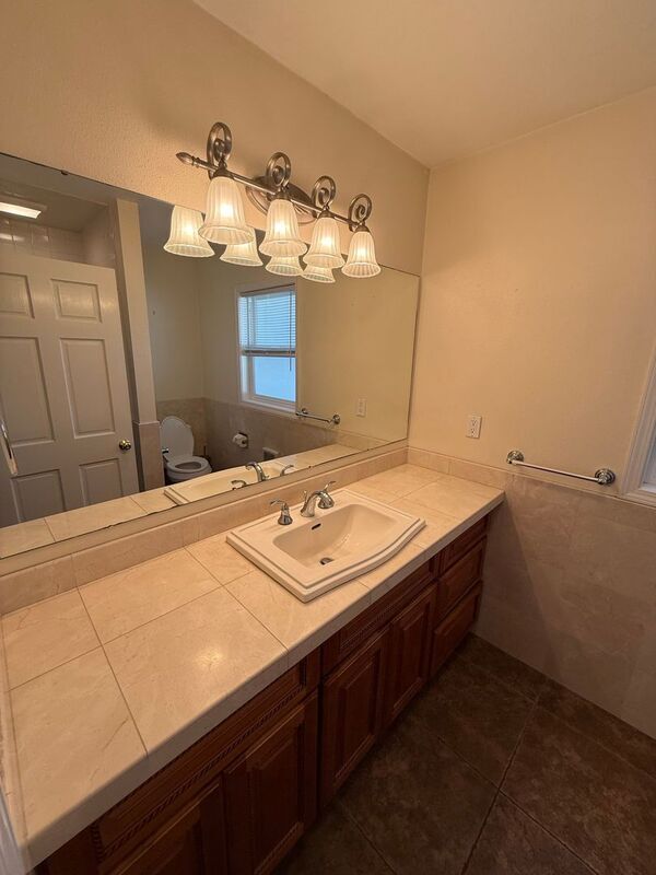 Building Photo - 4135 Rivercrest Dr N