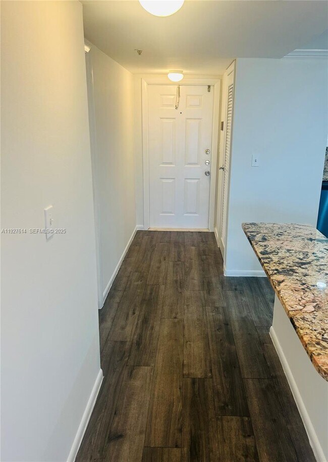 Building Photo - 3100 W Rolling Hills Cir