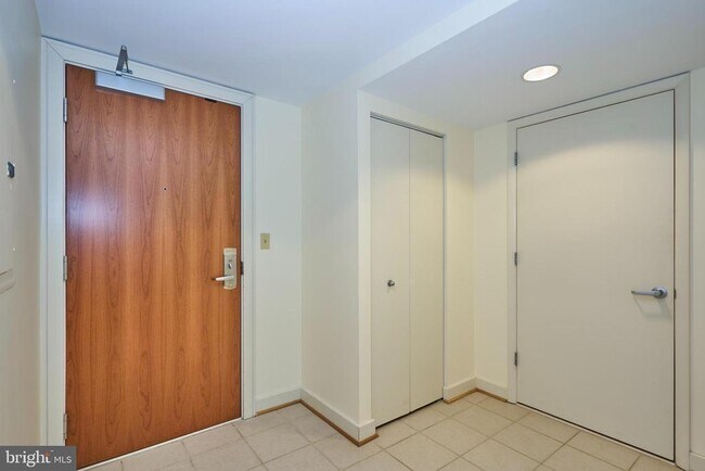 Building Photo - 1150 K St NW