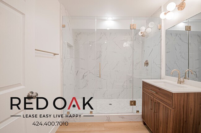 Building Photo - 6738 Independence Ave