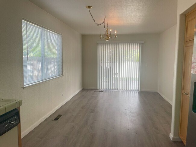 Building Photo - South Reno Three Bedroom Home with Land...
