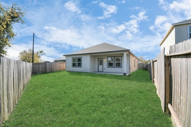 Building Photo - 7807 Royalwood Dr