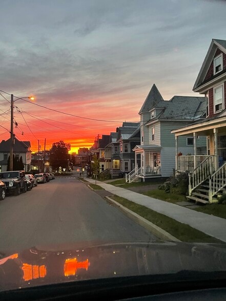 Typical Burlington sunset - view from Bradley Street - 18 Bradley St