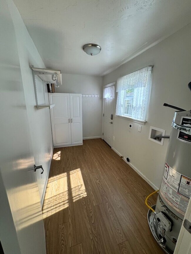 Building Photo - Charming Updated 4-Bedroom Home in the Garden Tract – Hardwood Floors, Central Air, 2-Car Garage ...