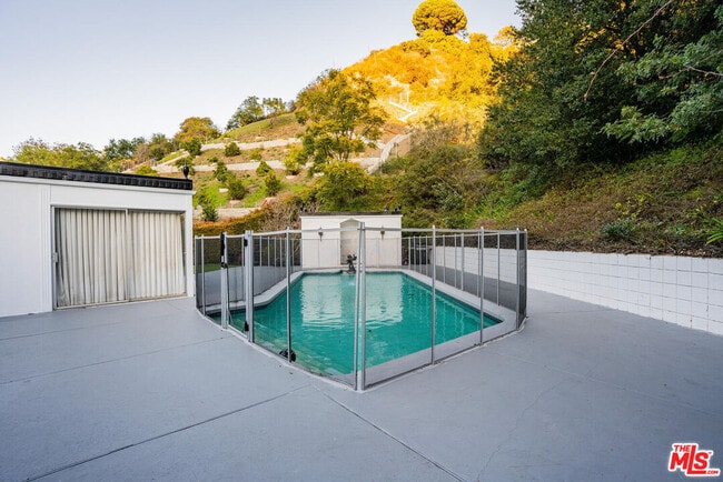 Building Photo - 936 Chantilly Rd