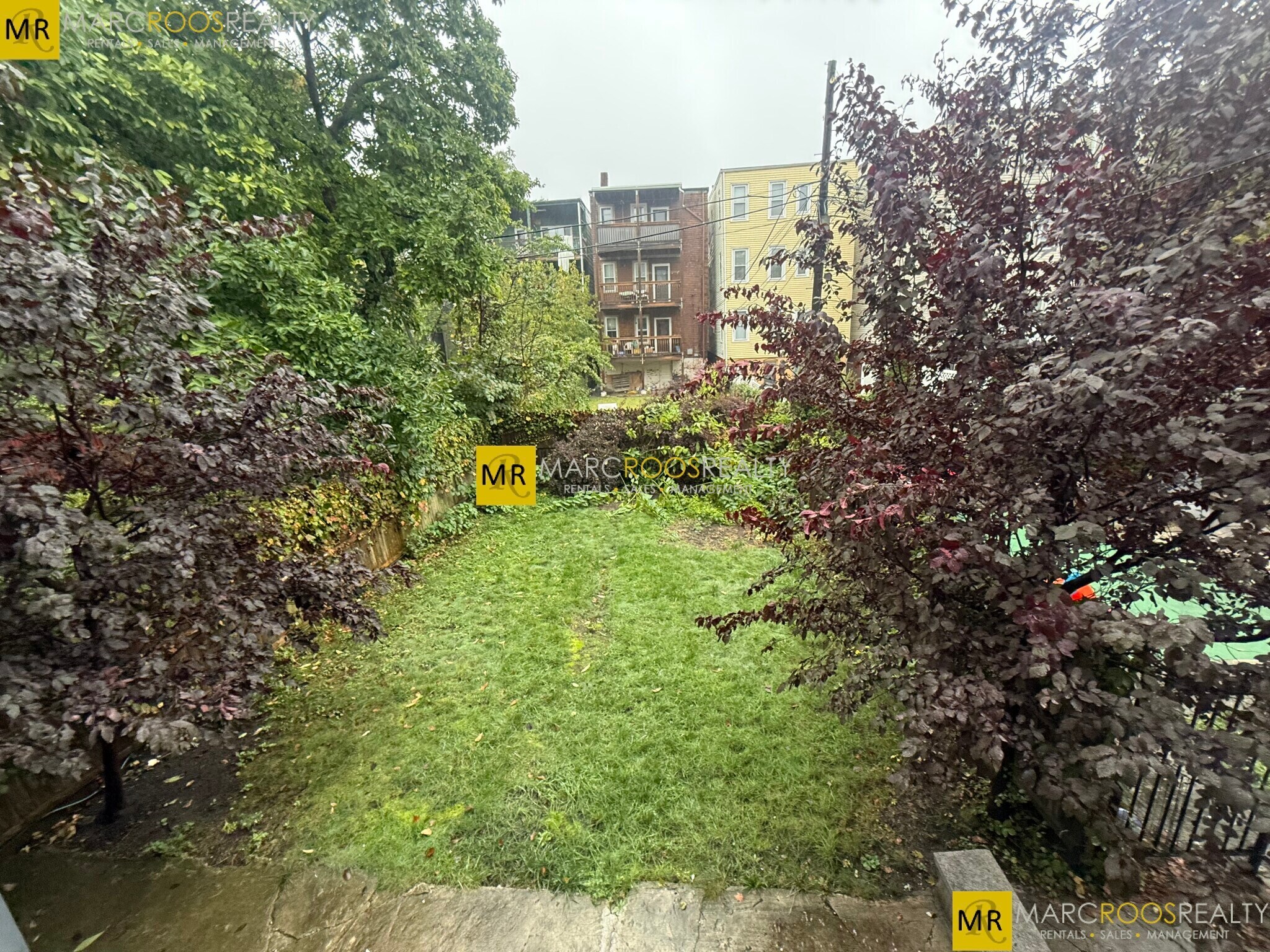 Building Photo - 331 Chelsea St