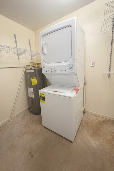 Building Photo - 3504 Lantana St