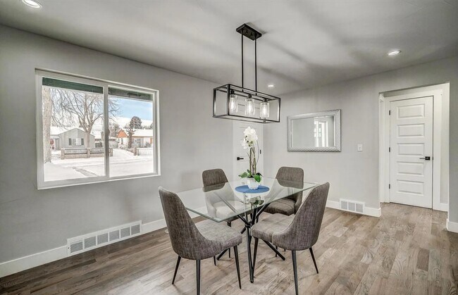 Building Photo - 3240 Dexter St