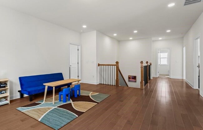 Building Photo - 779 Keystone Dr