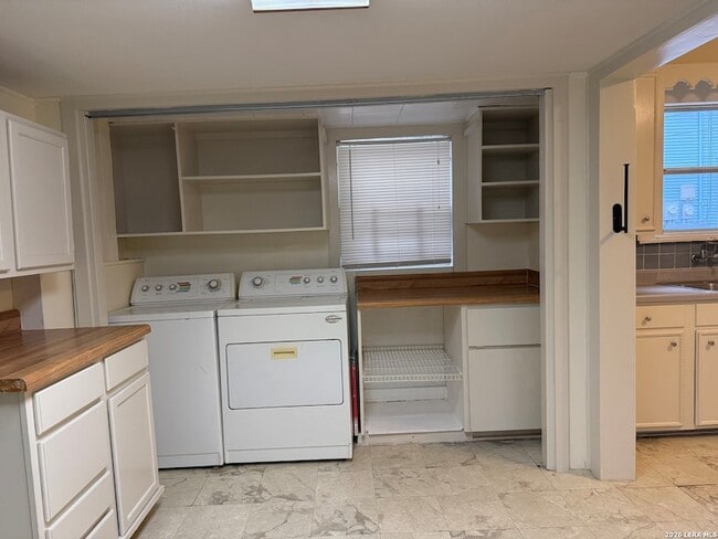 Building Photo - 901 Ripley Ave