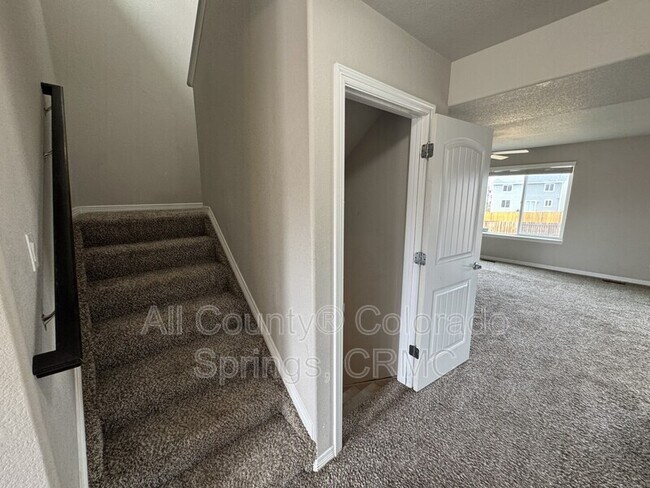 Building Photo - 6471 Weiser Dr
