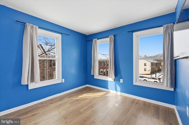 Building Photo - 14187 Royal Oak Ln