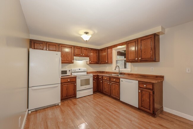 Building Photo - 81 Orchard Path Rd