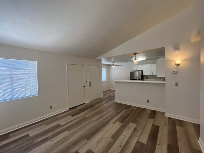 Building Photo - A stunning 2-bedroom, 1-bathroom rental pr...