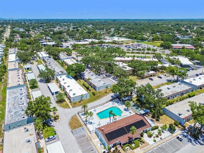 Building Photo - 9032 Mission Oaks Blvd